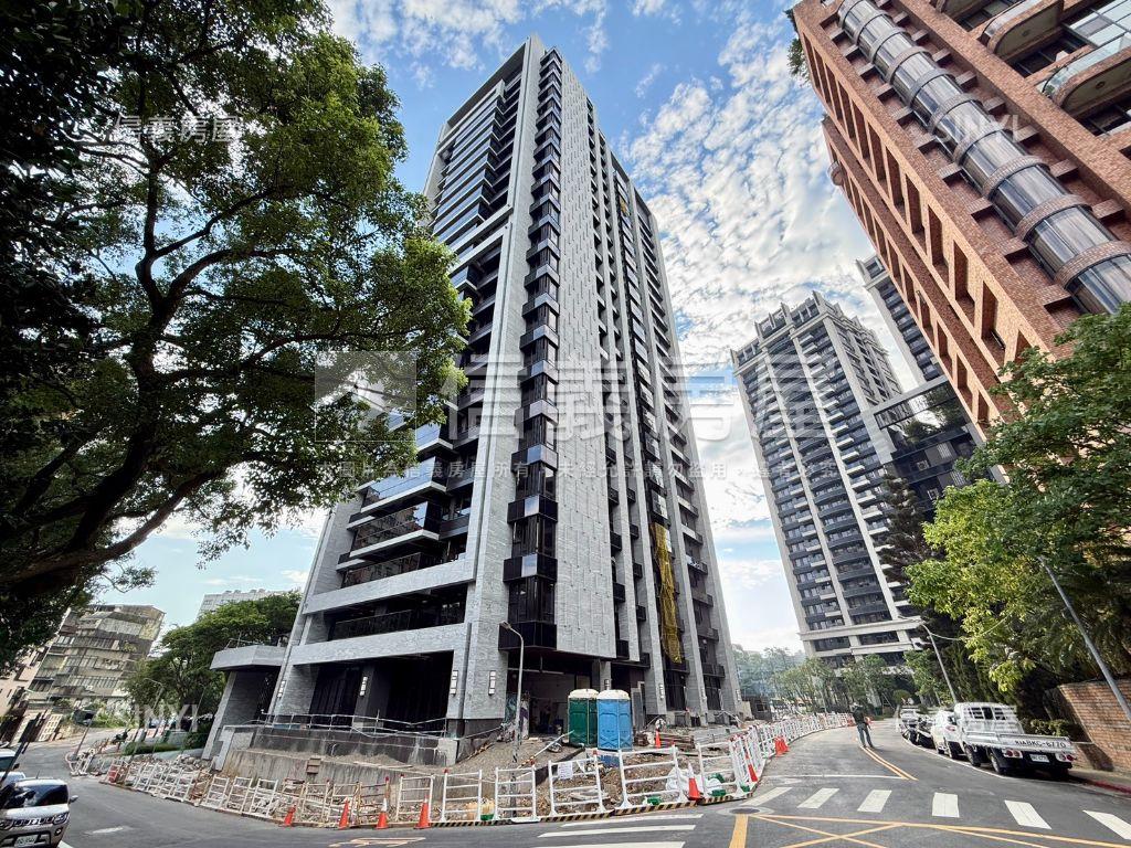 德杰宇森璽高樓稀有景觀戶房屋室內格局與周邊環境