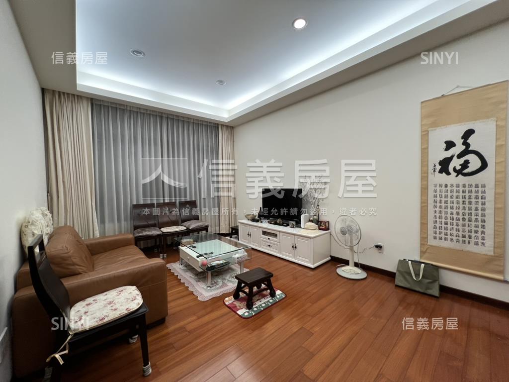 大直捷運管理美屋附車位房屋室內格局與周邊環境