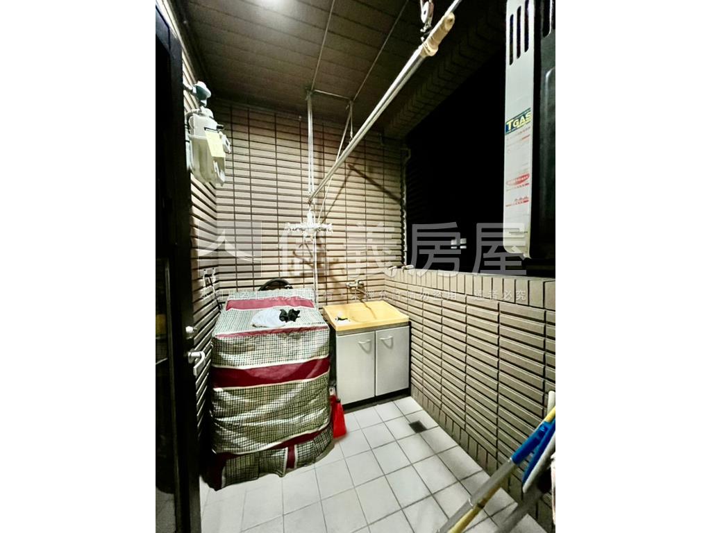 大直捷運管理美屋附車位房屋室內格局與周邊環境