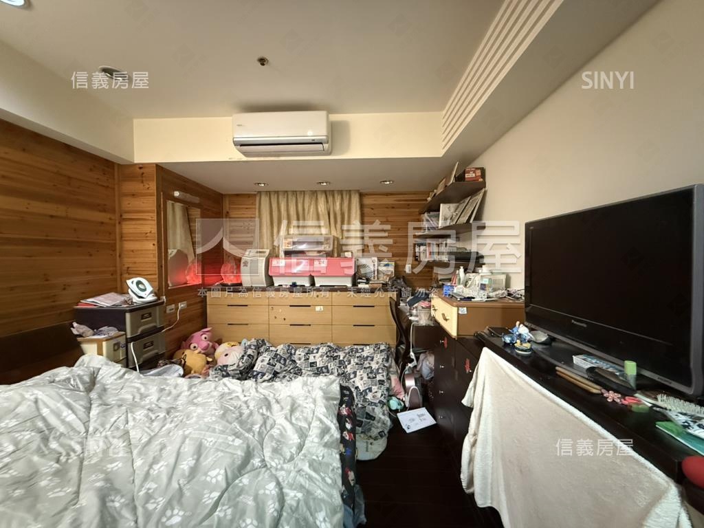 安樂區方正有露臺四房房屋室內格局與周邊環境