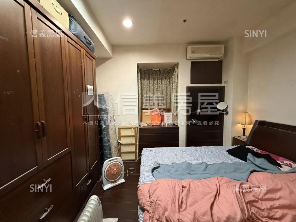 安樂區方正有露臺四房房屋室內格局與周邊環境