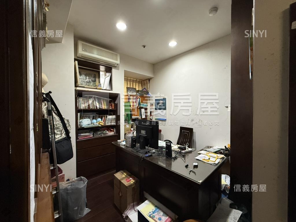 安樂區方正有露臺四房房屋室內格局與周邊環境