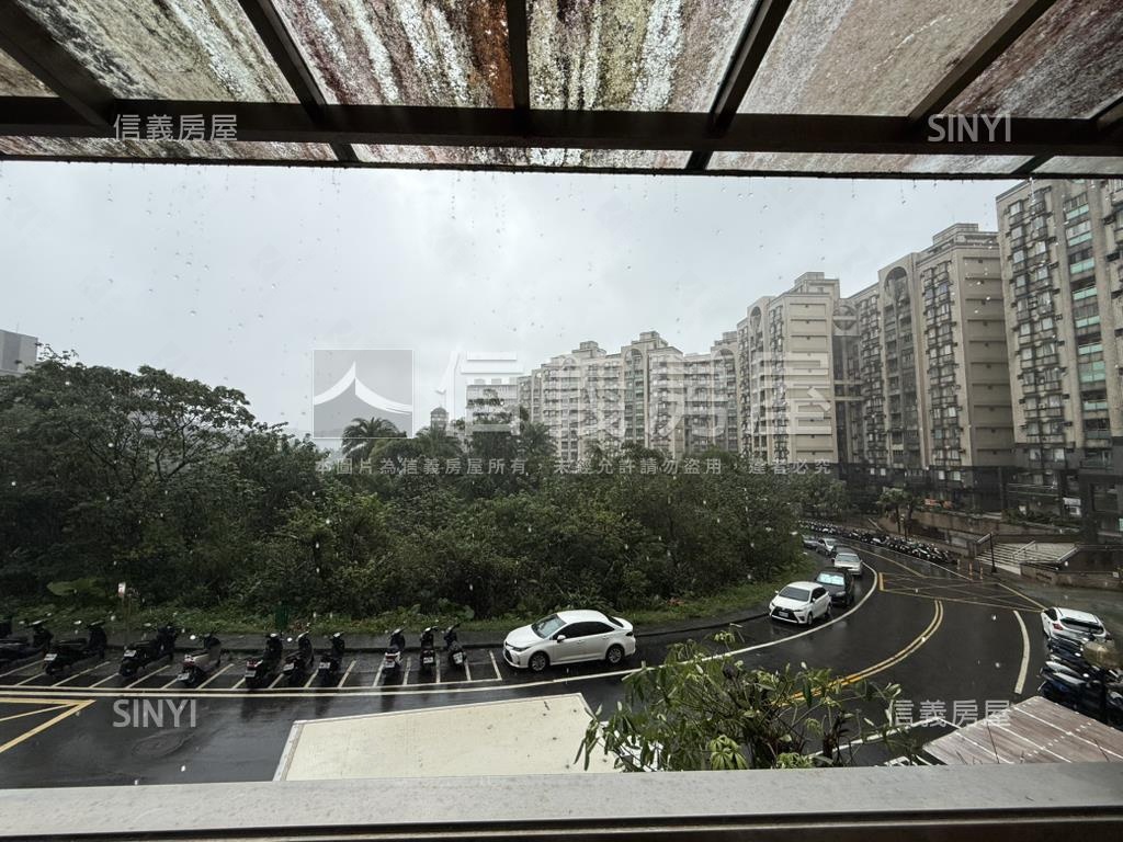 安樂區方正有露臺四房房屋室內格局與周邊環境