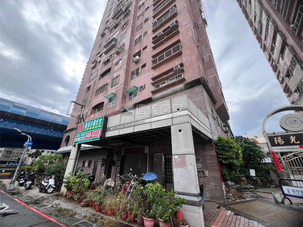 左營高鐵燙金店面房屋室內格局與周邊環境