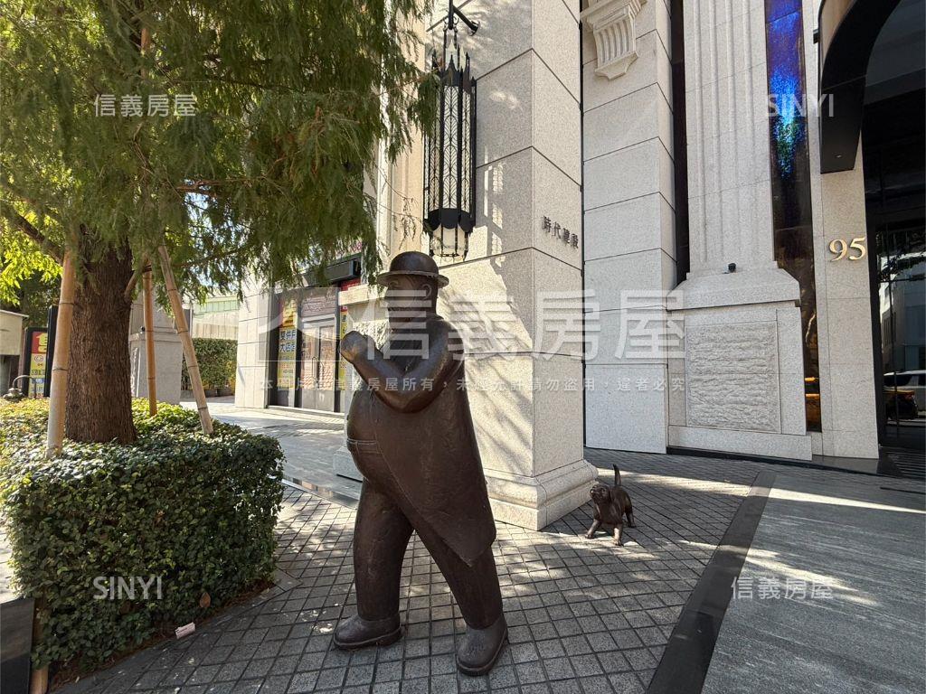 時代英倫前棟視野裝潢戶房屋室內格局與周邊環境