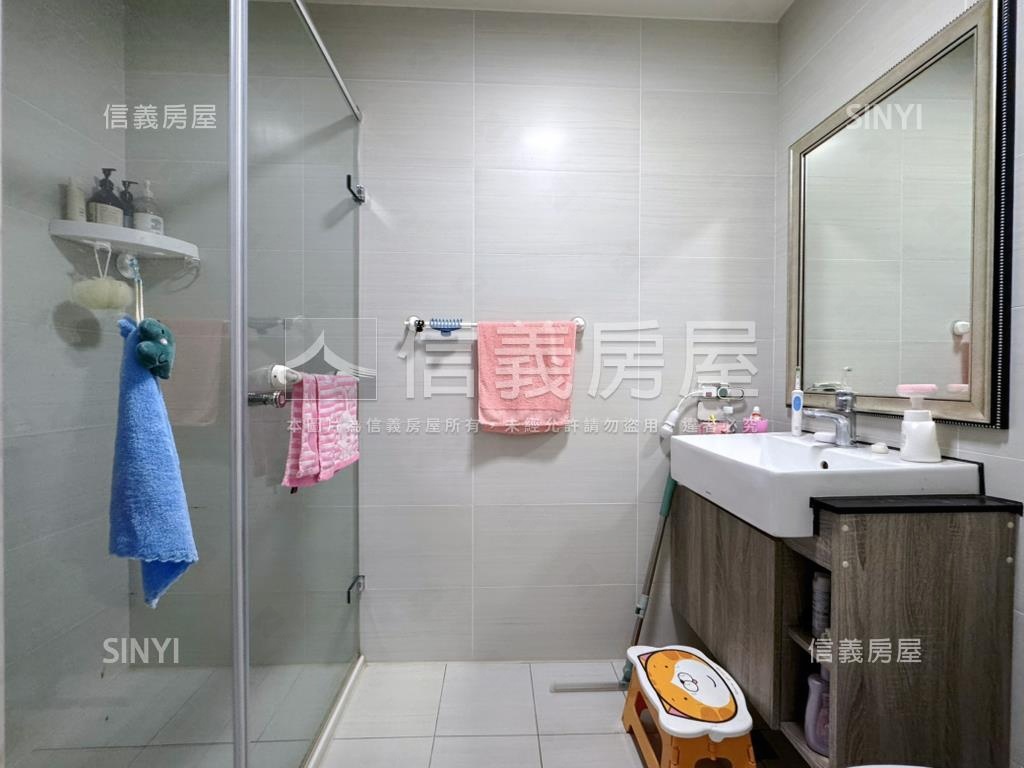 百川文心硯採光美３房車位房屋室內格局與周邊環境