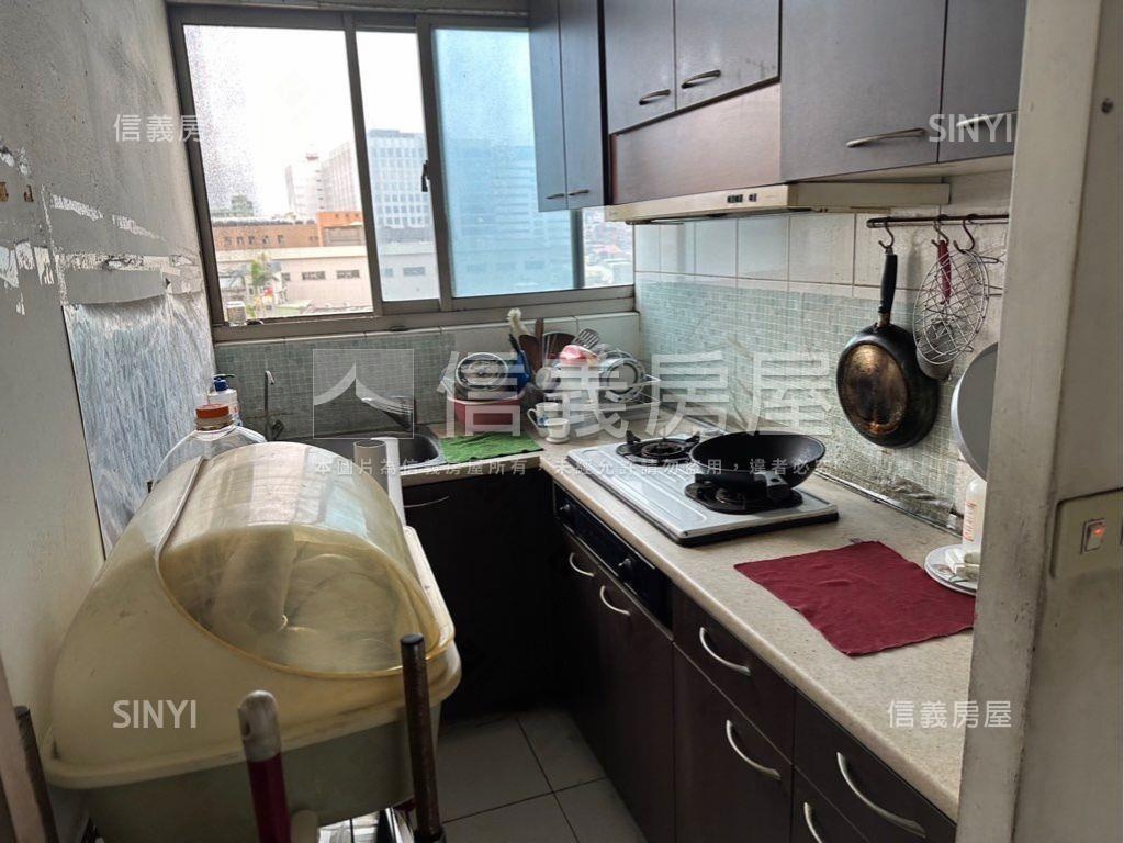 萬國財星廠辦Ⅰ房屋室內格局與周邊環境