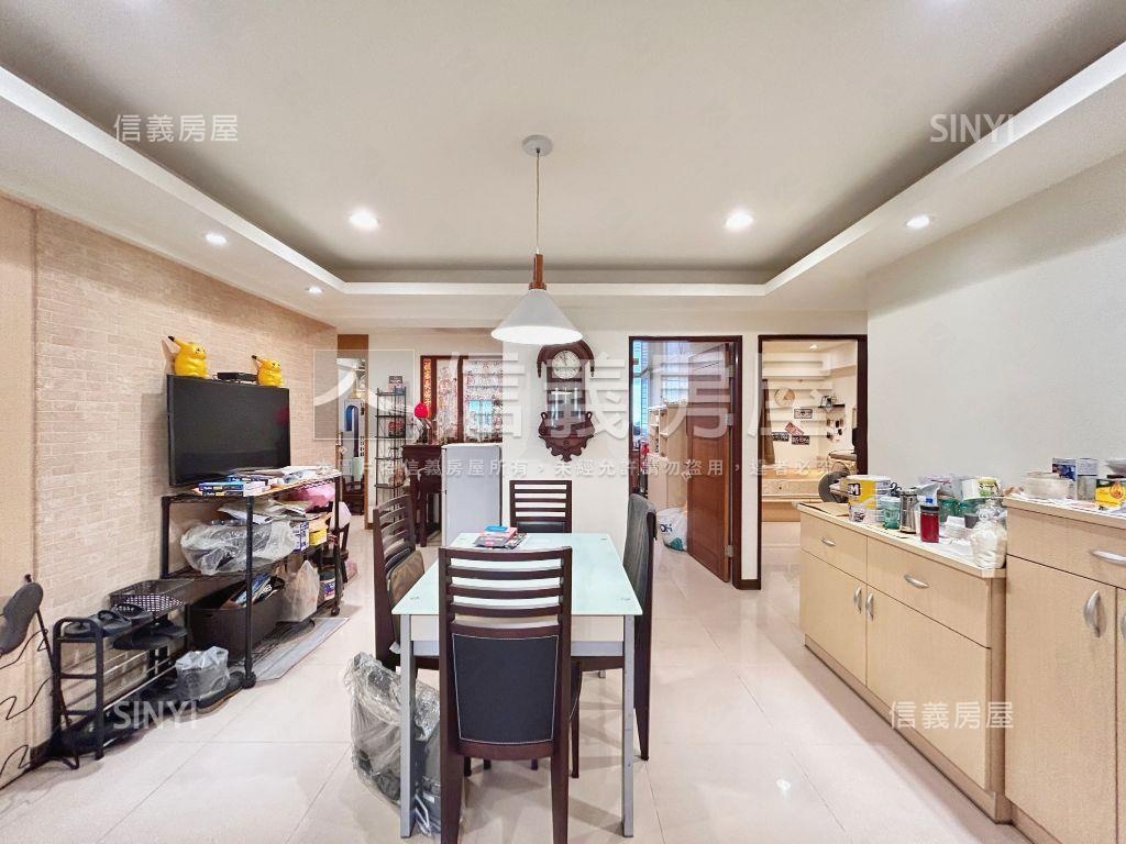 台北帝王精美四房房屋室內格局與周邊環境