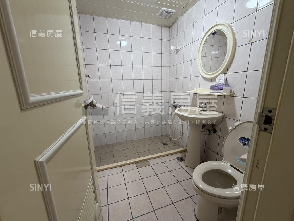 巴黎廣場大面採光稀有兩房房屋室內格局與周邊環境