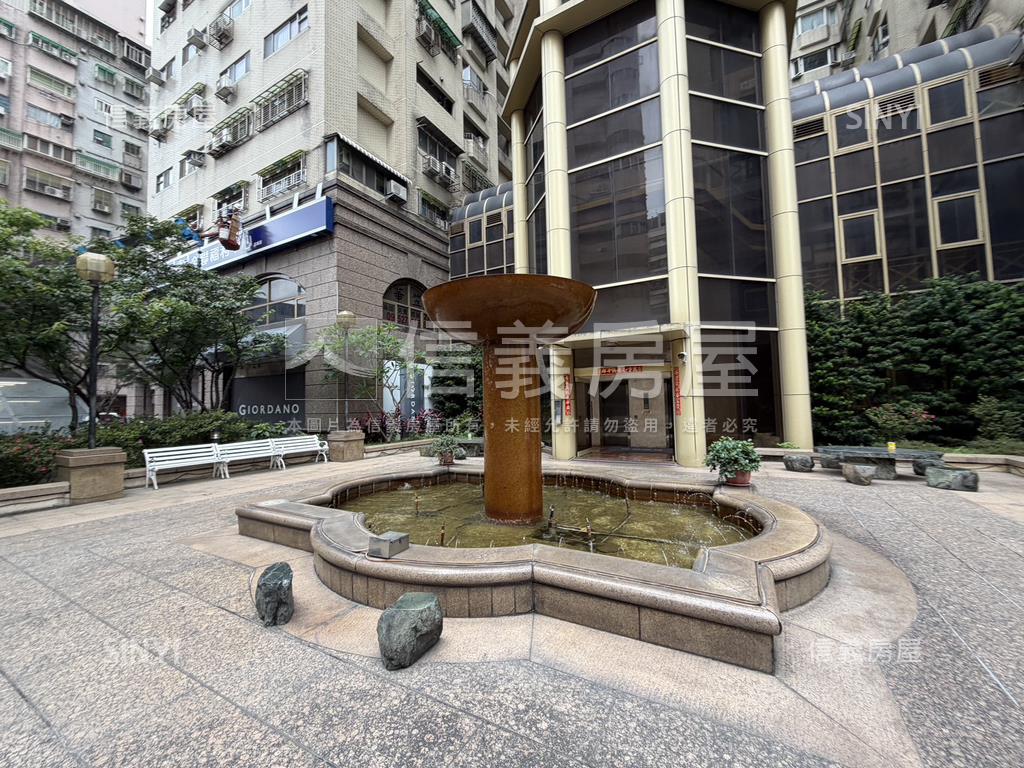 巴黎廣場大面採光稀有兩房房屋室內格局與周邊環境