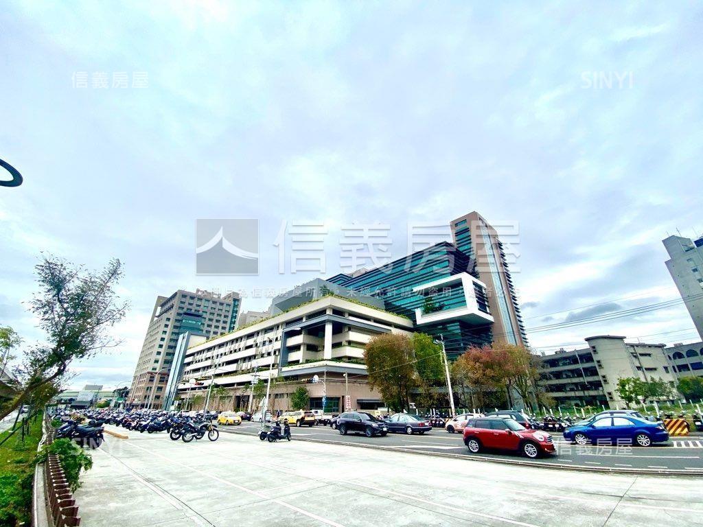 元城上萃Ｂ棟８Ｆ三房平車房屋室內格局與周邊環境