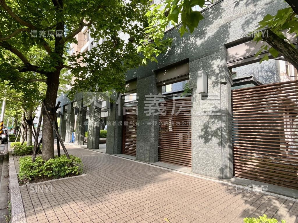 【新案】捷運站圓山窗外房屋室內格局與周邊環境