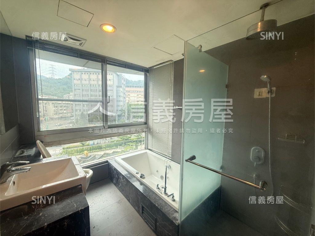 台北信義香榭美居小豪邸房屋室內格局與周邊環境