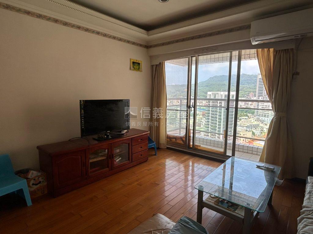 皇家之戀高樓層山河景觀宅房屋室內格局與周邊環境