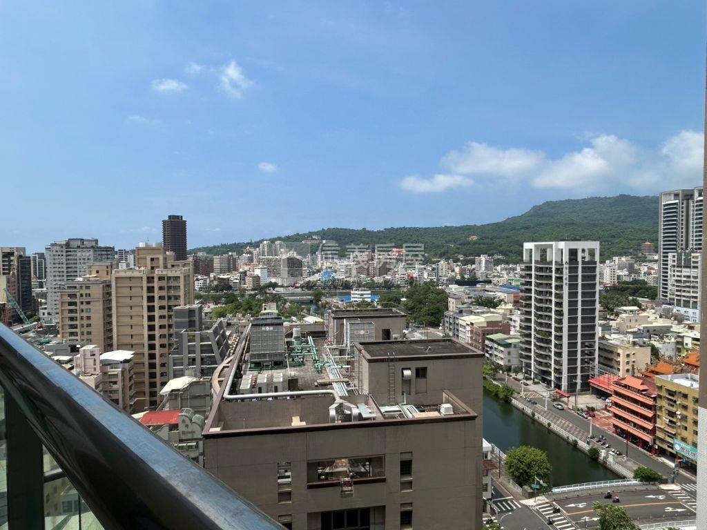 皇家之戀高樓層山河景觀宅房屋室內格局與周邊環境
