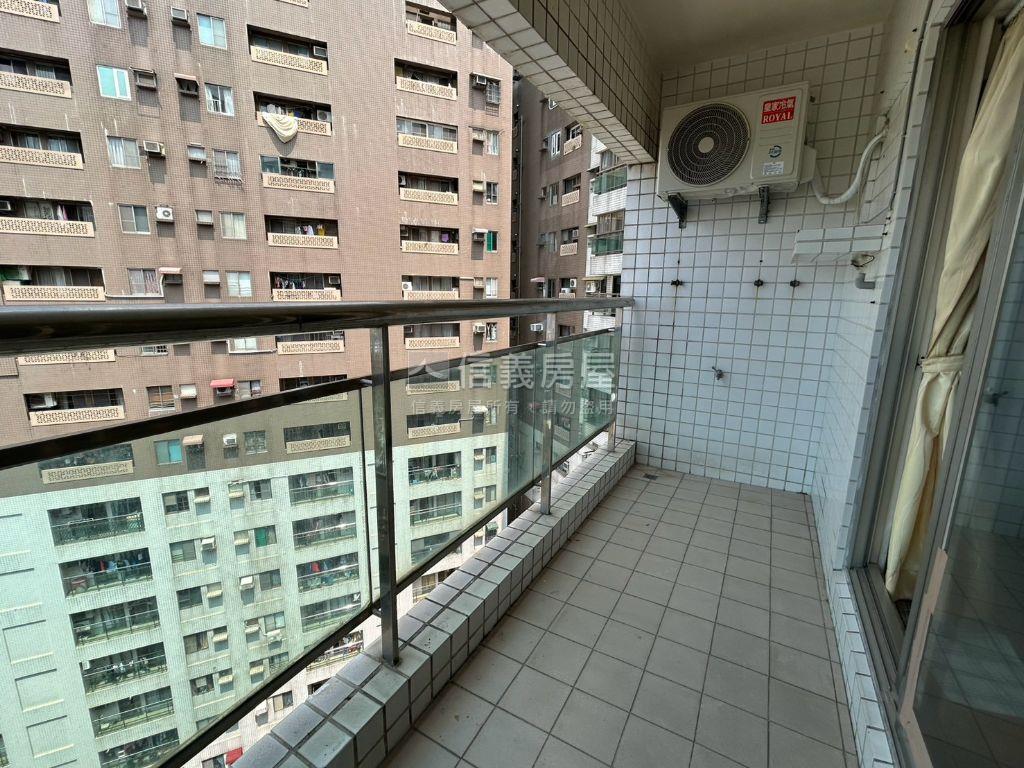 皇家之戀高樓層山河景觀宅房屋室內格局與周邊環境