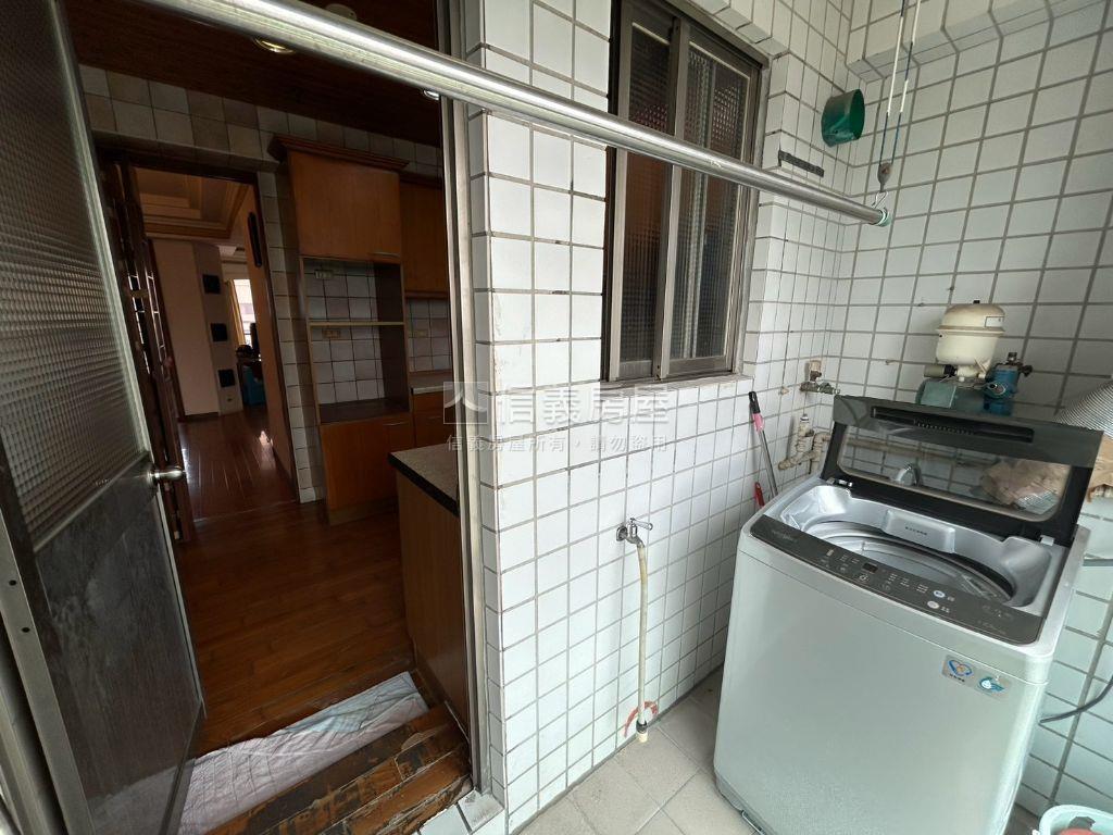 皇家之戀高樓層山河景觀宅房屋室內格局與周邊環境
