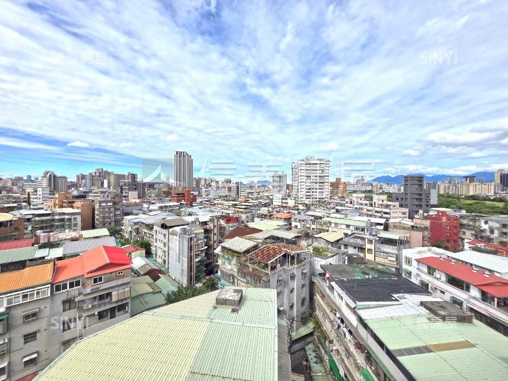 遠眺１０１景觀邊間雙採光房屋室內格局與周邊環境