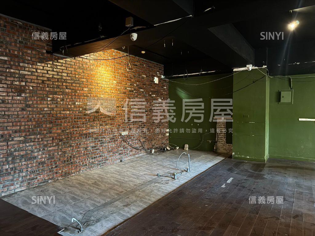 文化名園面寬店面附雙車位房屋室內格局與周邊環境