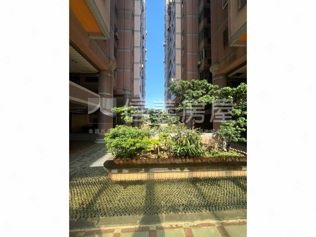 冠蓋京豪高樓有車位２房房屋室內格局與周邊環境