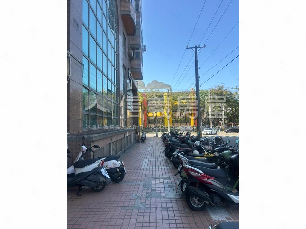 冠蓋京豪高樓有車位２房房屋室內格局與周邊環境