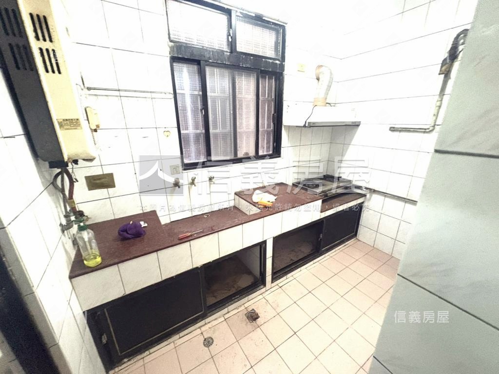 漢生西路方正三房大大空間房屋室內格局與周邊環境