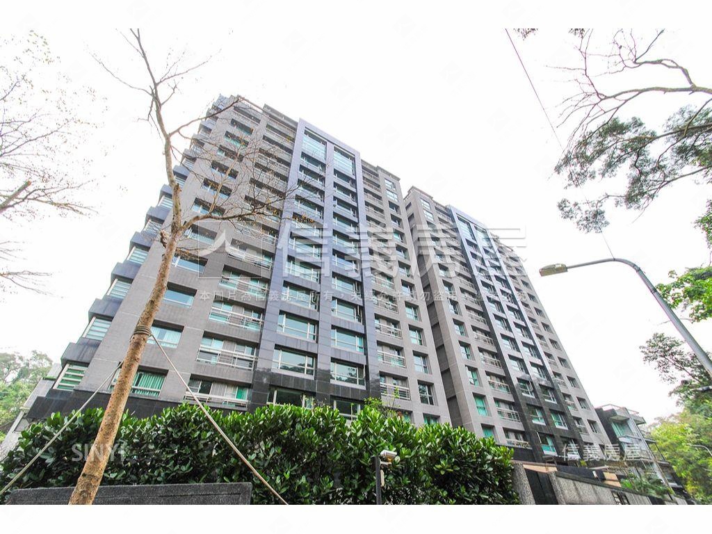 泳池綠景大露台稀有釋出房屋室內格局與周邊環境
