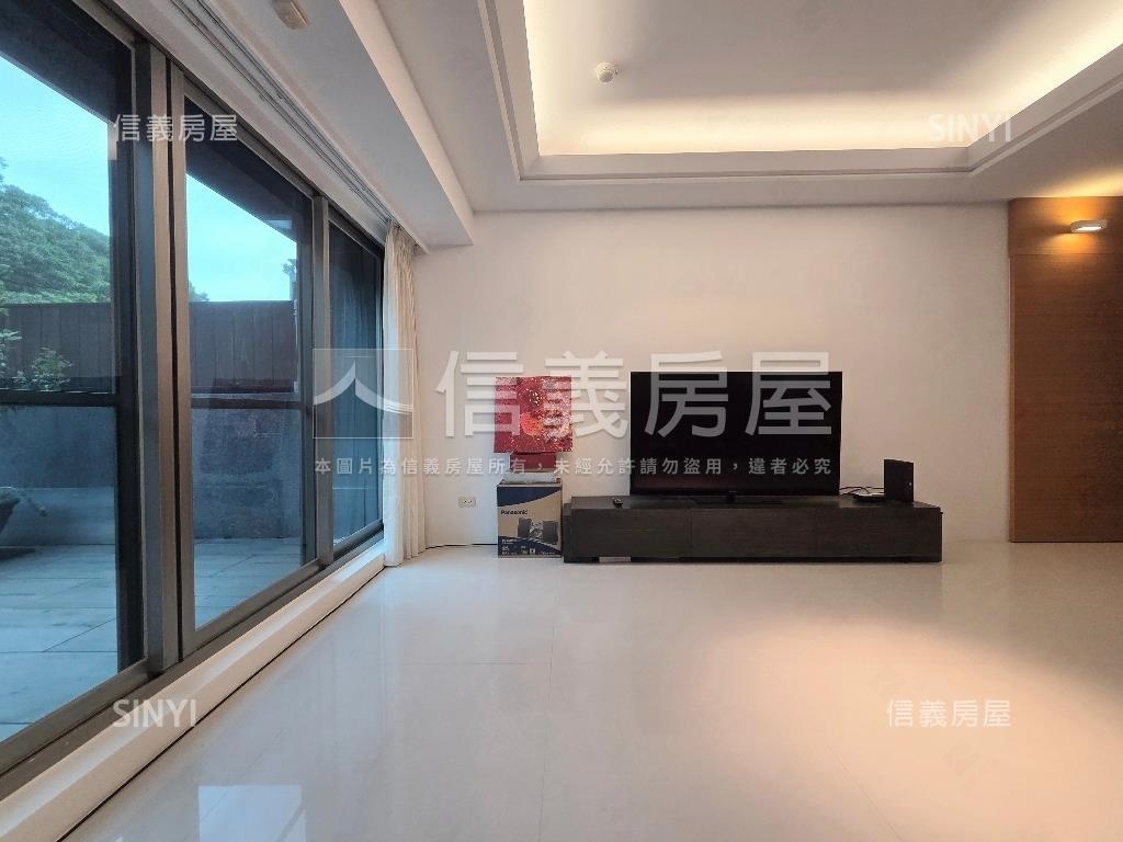 泳池綠景大露台稀有釋出房屋室內格局與周邊環境