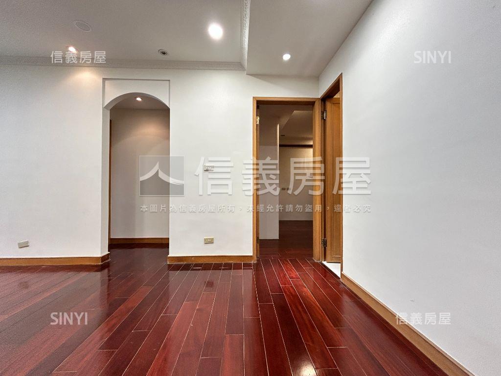 稀有雙敦美寓房屋室內格局與周邊環境