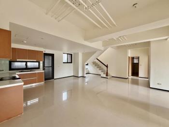 首富高樓稀有釋出