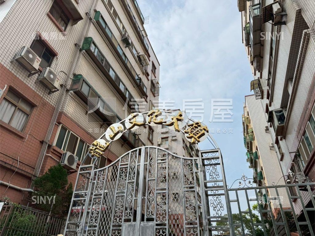 專任龍山文化大鎮三房車位房屋室內格局與周邊環境