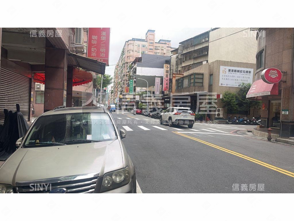 中榮街金店面房屋室內格局與周邊環境