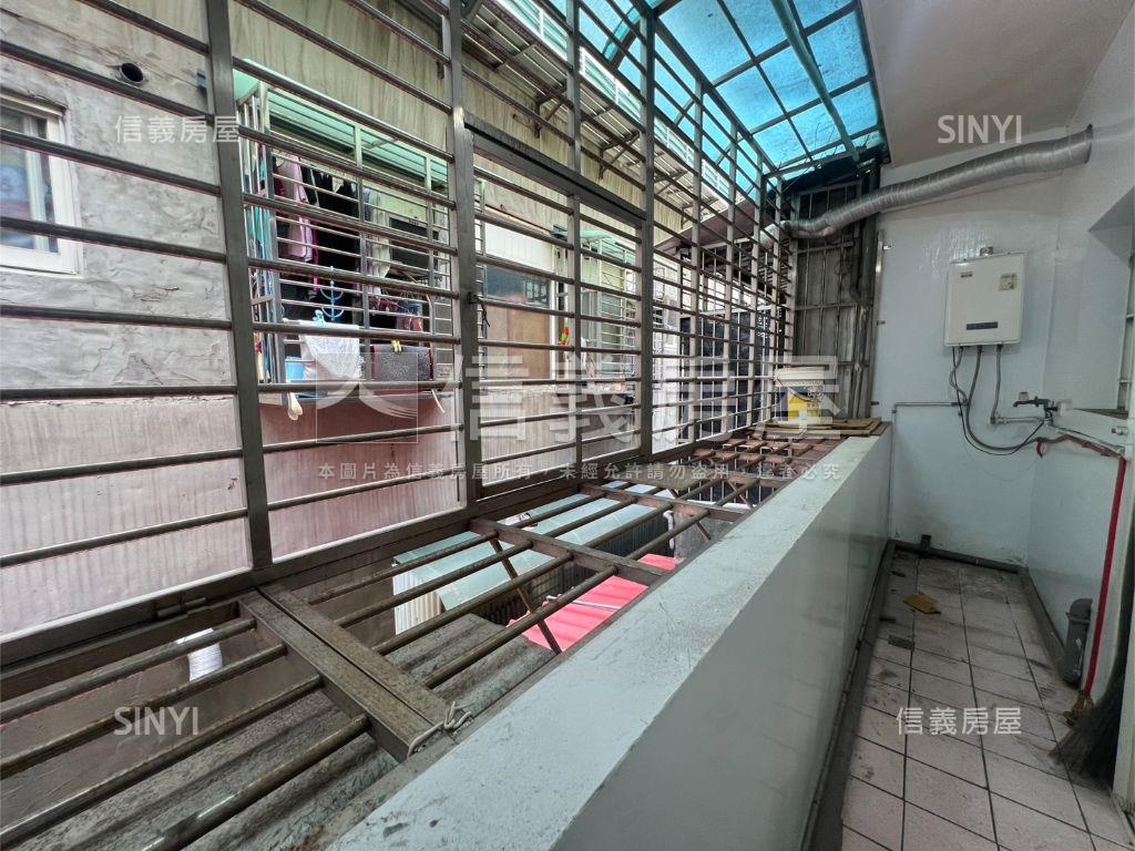 小資成家兩房房屋室內格局與周邊環境