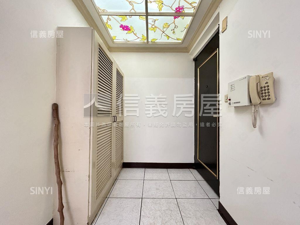 三重擎天豪景二樓房屋室內格局與周邊環境