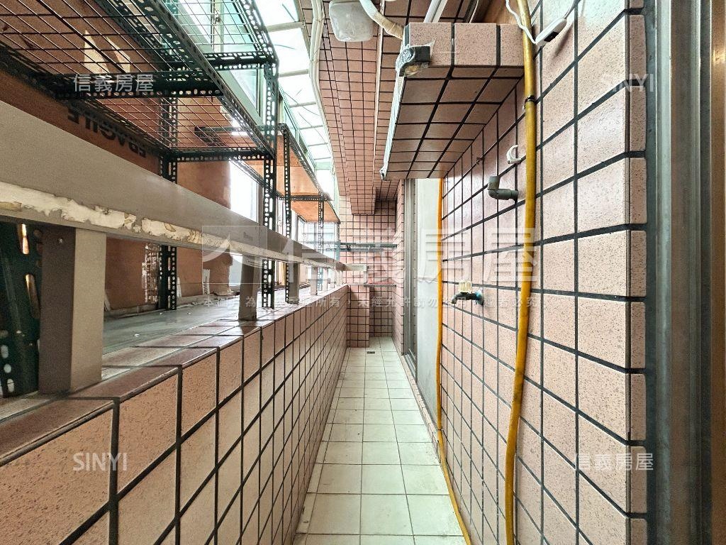 三重擎天豪景二樓房屋室內格局與周邊環境