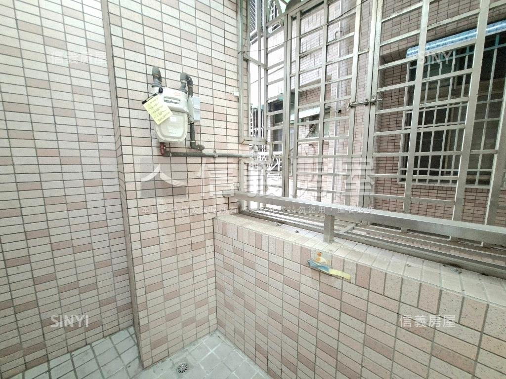 大橋美居｜三房雙陽台車位房屋室內格局與周邊環境