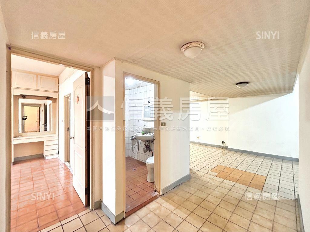 近美術館五權路三房ღ平車房屋室內格局與周邊環境