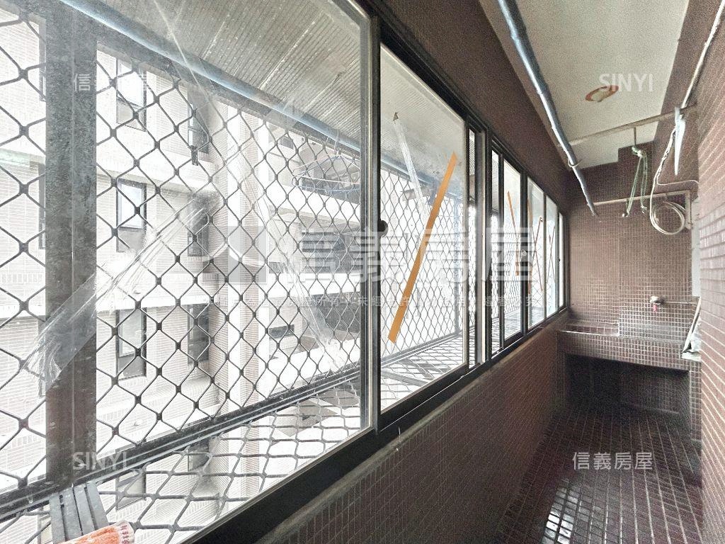 近美術館五權路三房ღ平車房屋室內格局與周邊環境