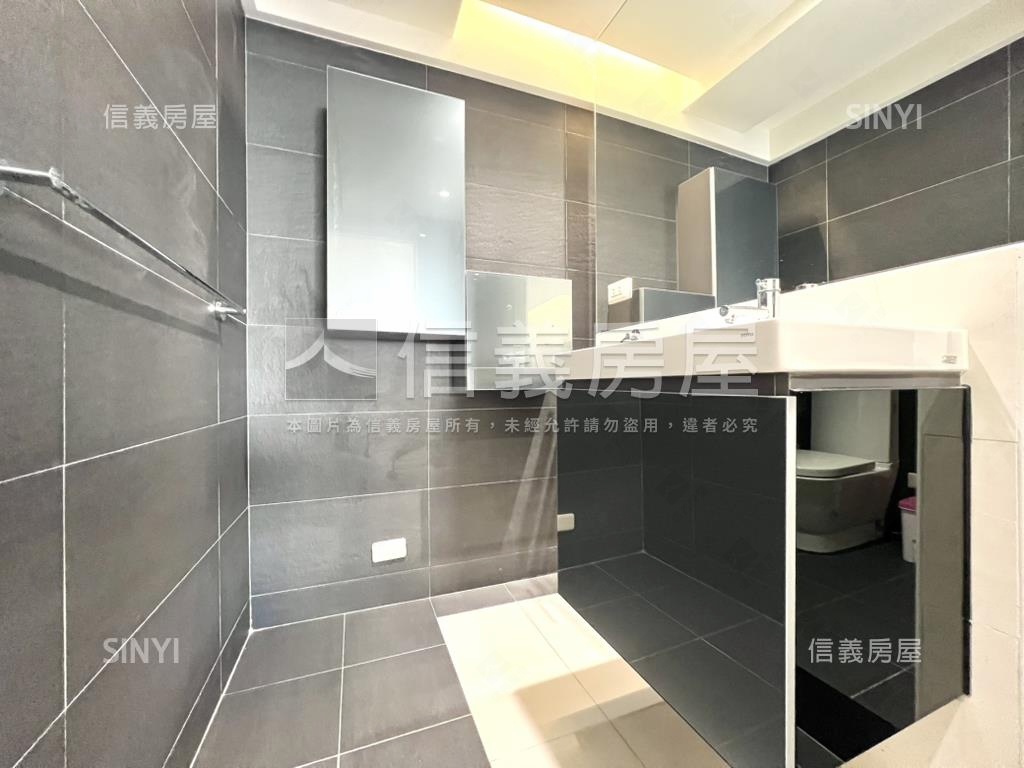 文化國寶·次頂樓兩房車位房屋室內格局與周邊環境