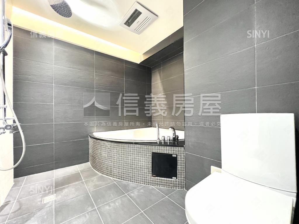 文化國寶·次頂樓兩房車位房屋室內格局與周邊環境