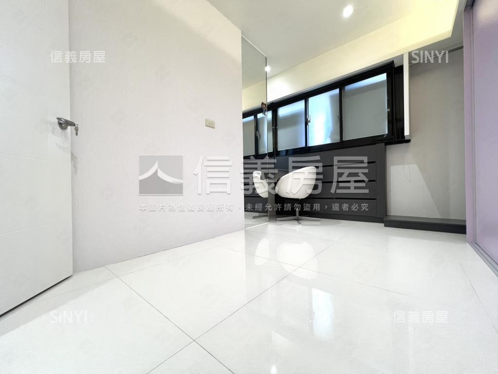 文化國寶·次頂樓兩房車位房屋室內格局與周邊環境