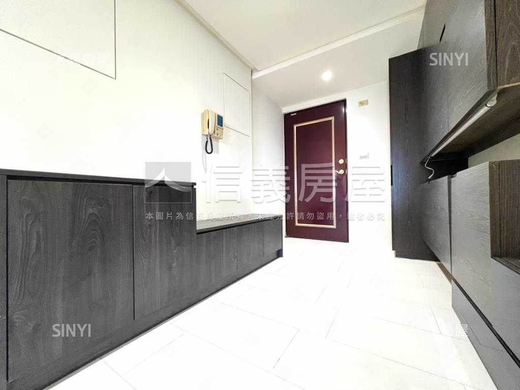 文化國寶·次頂樓兩房車位房屋室內格局與周邊環境