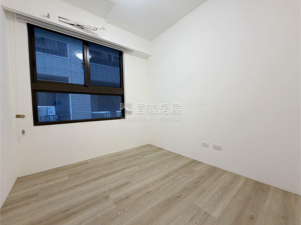 專任‧Ａ７皇普美三房車位房屋室內格局與周邊環境