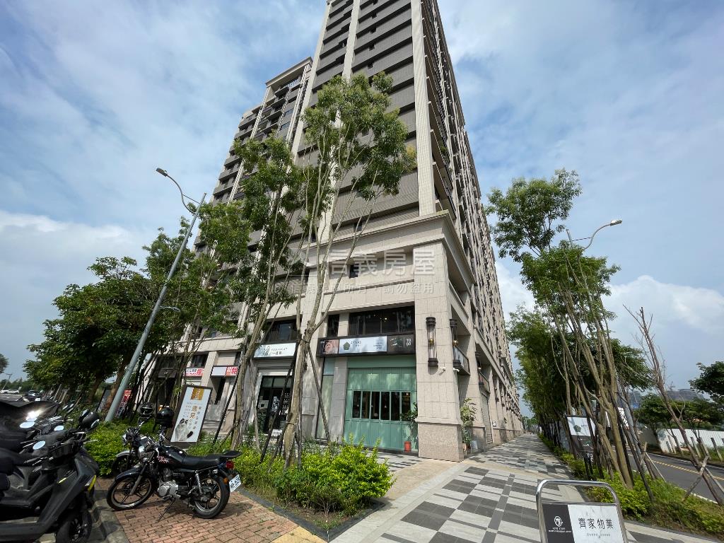 專任‧Ａ７皇普美三房車位房屋室內格局與周邊環境