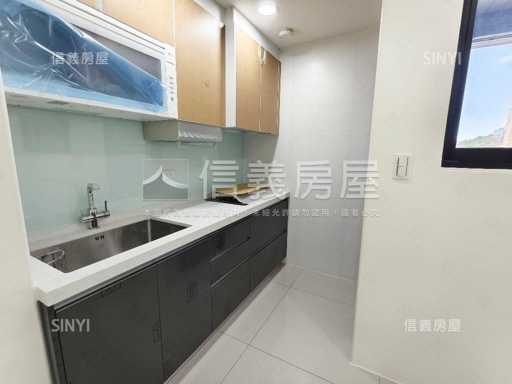 信義高樓景觀露台３房房屋室內格局與周邊環境