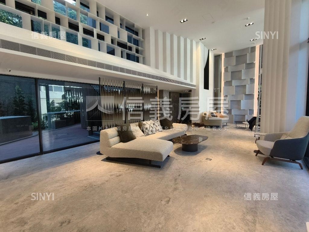 信義高樓景觀露台３房房屋室內格局與周邊環境