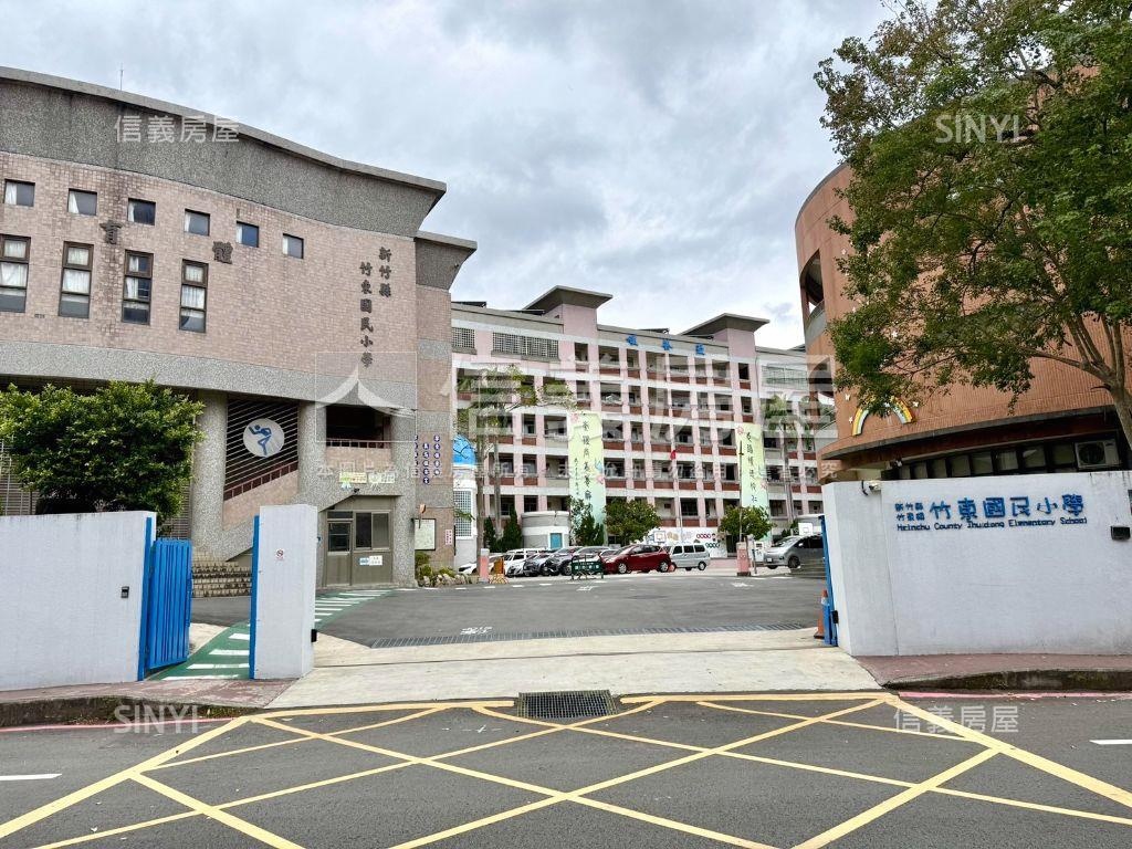 竹東高中旁｜東寧路透店房屋室內格局與周邊環境