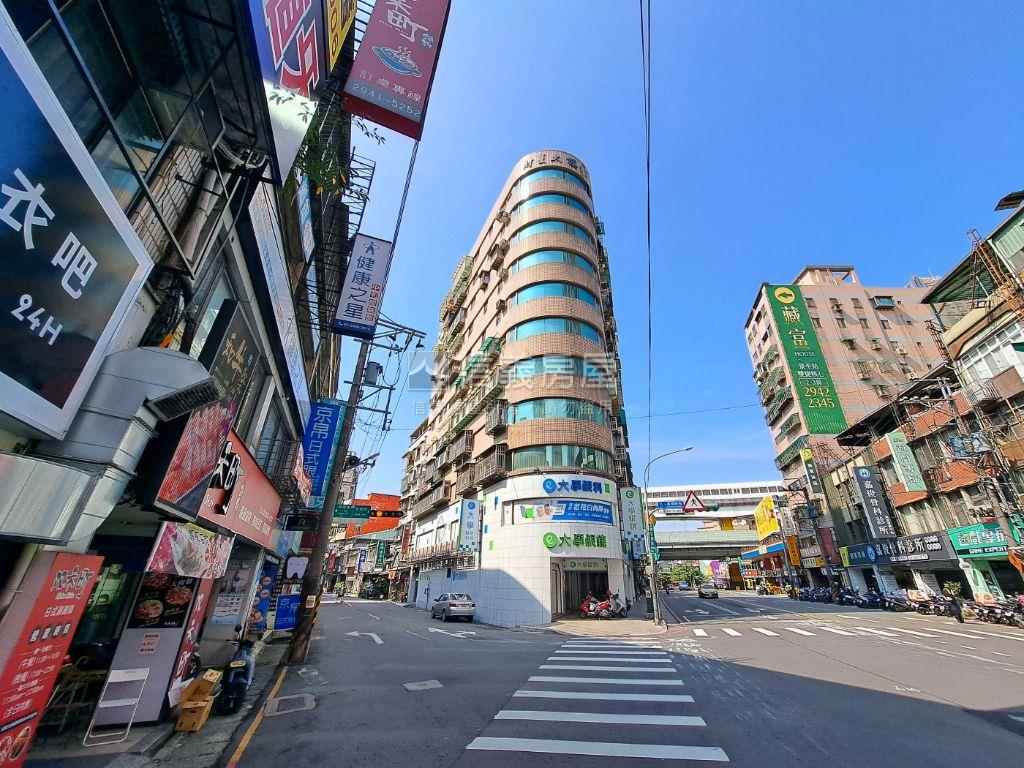 都更黃金店面透天房屋室內格局與周邊環境