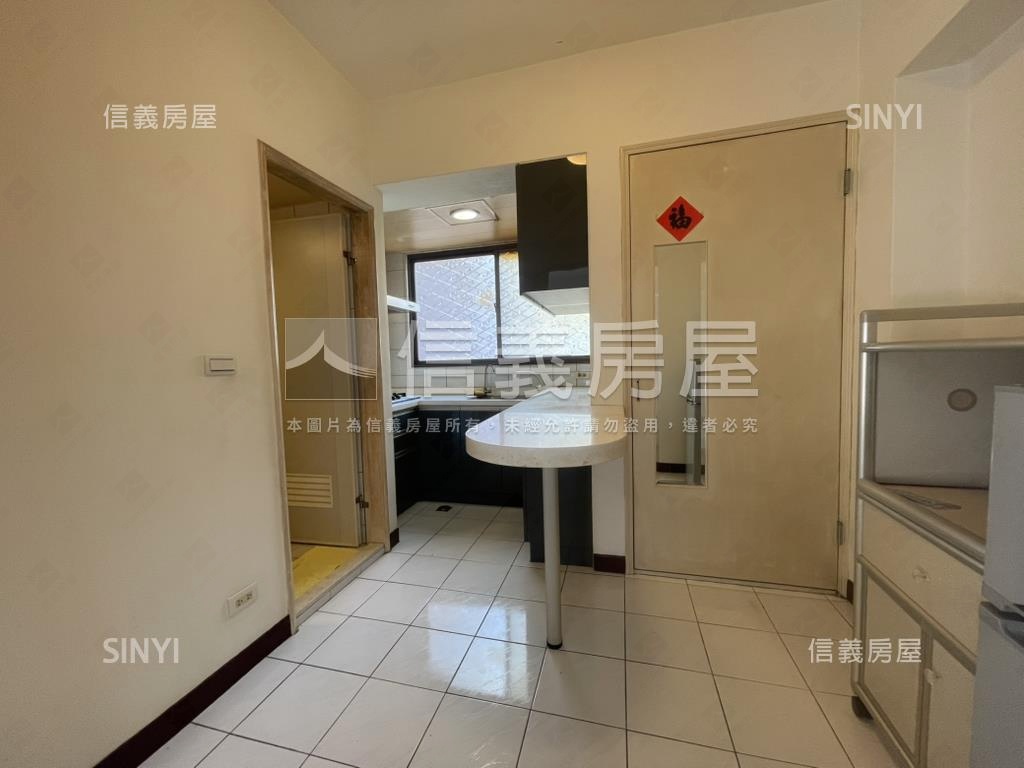 復興華廈三房車位房屋室內格局與周邊環境