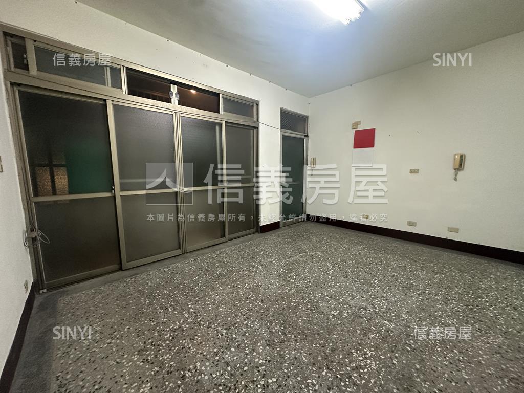 三面採光三樓三房棒房屋室內格局與周邊環境